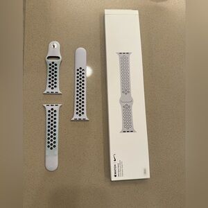 **Apple iWatch Nike Sport Band in Pure Platinum/Black**